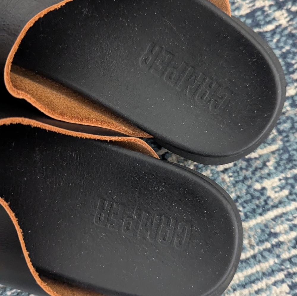 Camper Black Leather Slip-On Clogs - Picture 2 of 8